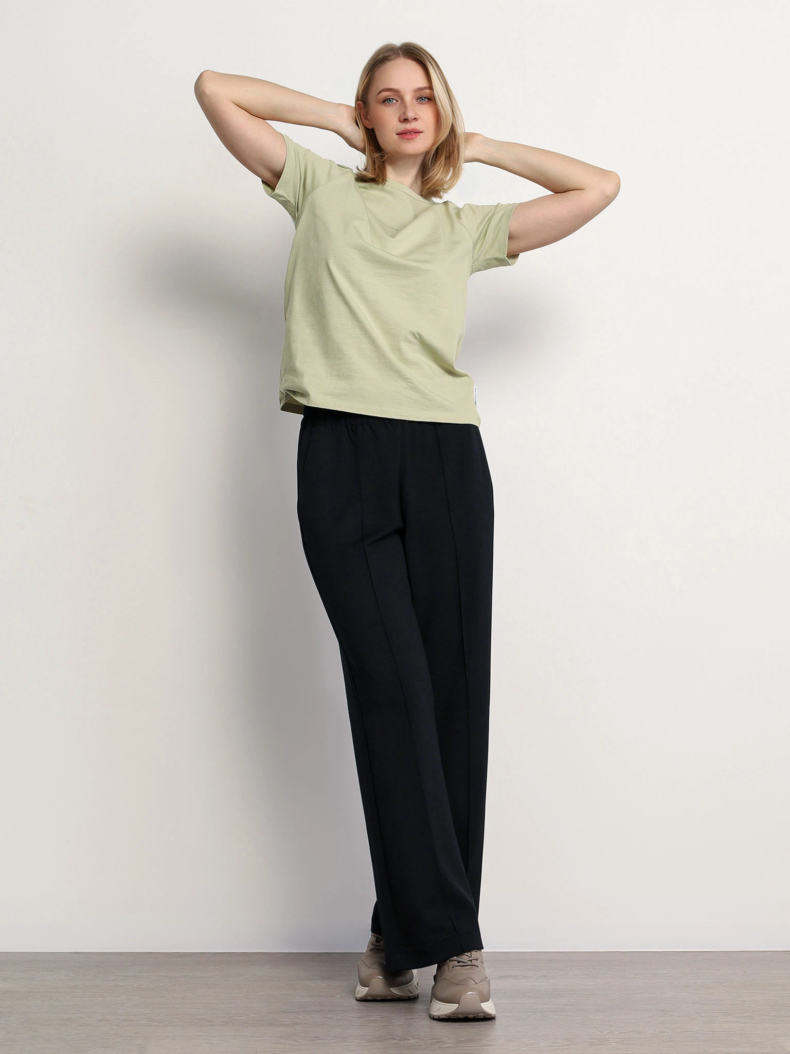 Футболка оливкового цвета из хлопка